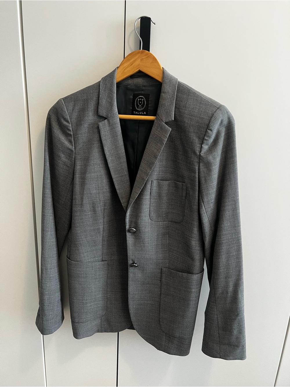Aritzia Gray Notch-Lapel Blazer